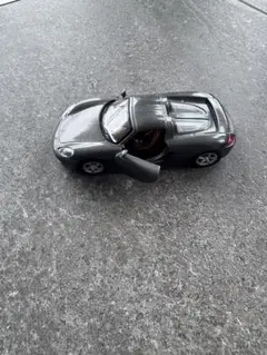 Kinsmart Porsche Carrera GT ミニカーのサムネイル