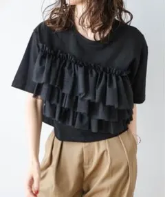 ラジエム　フリル付きブラック半袖Tシャツ　クロップド丈　ブラック　coca GU