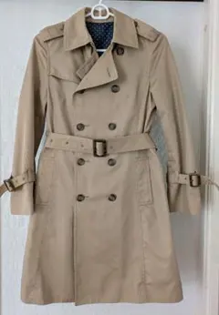 ベージュ ダブルブレスト トレンチコート