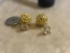 ゴールド ボール型 ピアス クリスタル装飾