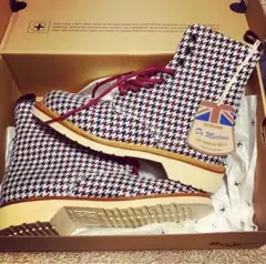 最終値下げDr.Martens madeinEngland UK4 8ホール