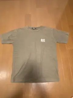 オリーブグリーン Tシャツ 小ロゴ