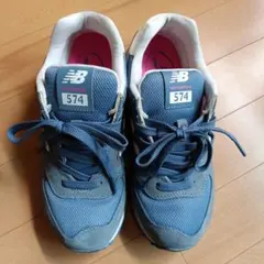 値下げ New Balance 574 ブルー/ホワイト/ピンクのサムネイル