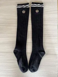 黒いリブ編みニーハイソックス