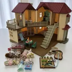 シルバニア　赤い屋根の大きなお家　人形　お洋服　ベッド　ジャングルジム　セット