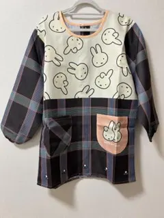 【新品未使用】ミッフィー長袖 キャラクターエプロン 保育士 介護士