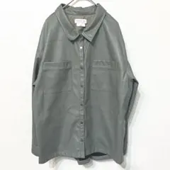 フェイクレザー　ミリタリー風　シャツジャケット　ゆったりシルエット