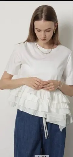 新品・未使用】TORRAZZODONNA スタイルアップシアーペプラムトップス