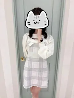 新品未使用 evelyn バストリボンチェックニットワンピース　アイスグレイ