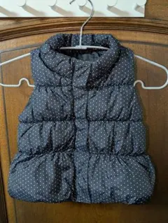 ダウンベスト ダークグレー 水玉模様