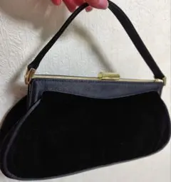 DNKY ブラックフォーマルベルベットバッグ