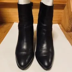 UNTITLED 黒 牛革 ショートブーツ