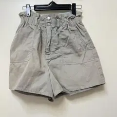 グリーン、カーキ系　ショートパンツ
