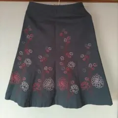 LAURA ASHLEY WEEKEND 花柄刺繍 フレアスカート