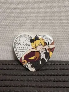 物語シリーズ 忍野忍 コミケ 89 缶バッジ - メルカリ