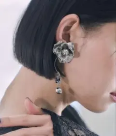 HARE フラワーイヤリング