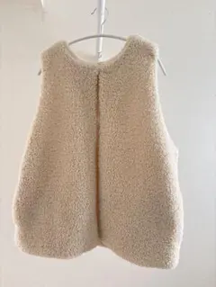 ボア素材 ノースリーブベスト クリーム色