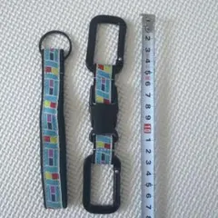 美品　Chums カラビナ　キーホルダー　2個セット　青　幾何学模様のサムネイル
