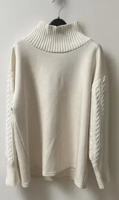 フラボア　アイボリー 異素材ドッキングタートルデザインニットソー