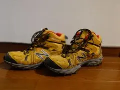 ニューバランス　登山靴