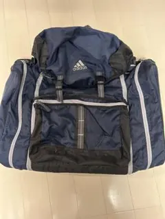 adidas ネイビー リュック フロントポケット付き