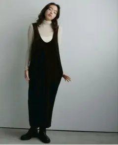 anuke Velour uneck onepiece
