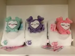 TWICE LOVELYS おふとんリールパスケース