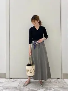 春夏物★美品★ルクールブラン カットオフデニムフレアスカート 定価11,880円のサムネイル