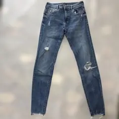 Bershka ダメージデニムのサムネイル