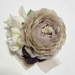 【入学式・卒業式に】グレージュフラワーコサージュ｜上品セレモニー ハンドメイド
