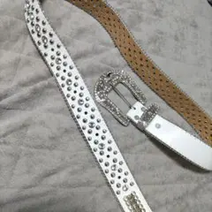 ストーン付きホワイトレザーベルト
