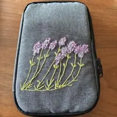 マルチケース 約245×145×20mm （ラベンダー刺繍）