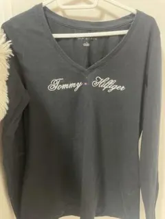 Tommy Hilfiger ダークグレー Vネック長袖Tシャツ