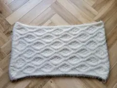 スヌード　オフホワイト　ニット素材