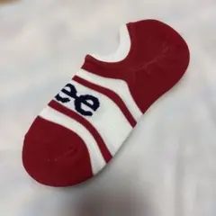 ストライプデザインの赤白ソックス　Lee