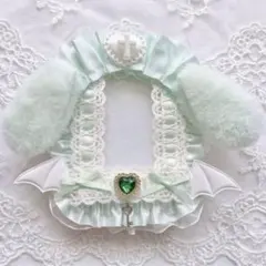 【ハンドメイド】レースデコ　うさぎ　硬質ケース トレカケース　ゆらゆら鍵チャーム