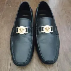 VERSACE ブラック ローファー ゴールドメダリオン　スリッポンのサムネイル