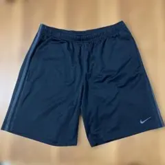 Nike ブラックショートパンツ サイドストライプ