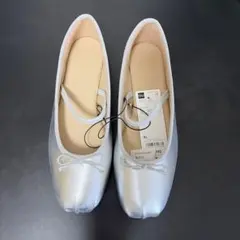 GU ストラップバレエシューズ