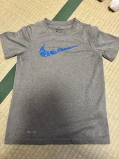 Nike & Pumaのサムネイル