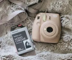 instax mini8+ インスタントカメラ 本体＋フィルムおまけ