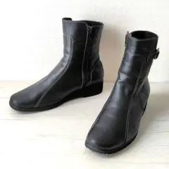 Pedala【23cm】ショートブーツ　レザー　バックルベルト　ウエッジソール