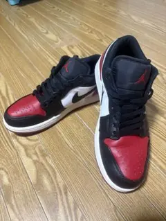 Air Jordan ローカット スニーカー 黒赤白