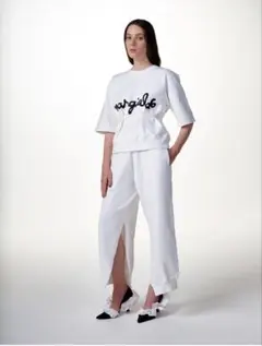 MM6 Maison Margiela ロゴ Tシャツ 完売商品のサムネイル