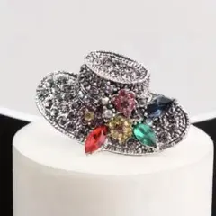 ブローチ　帽子型ブローチ　ジルコニア　ヴィンテージ風　カラフル花飾り　上品
