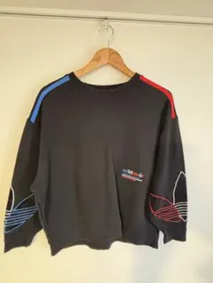 adidasのトレーナー