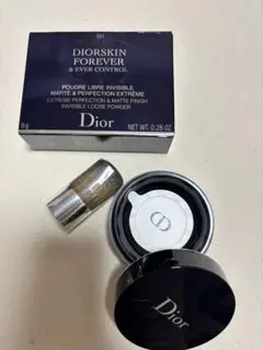 ディオールスキン フォーエバー コントロールルースパウダー 001