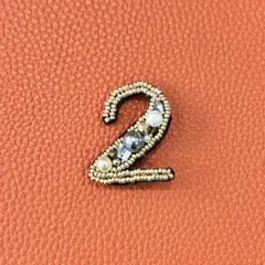 【匿名配送】ビーズ刺繍ブローチ