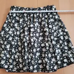 韓国 花柄フレアミニスカート