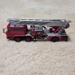 赤い消防車 ミニカー 伸縮はしご付き